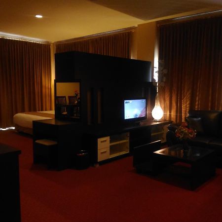 Grand Royal Taliwang Hotel Luaran gambar