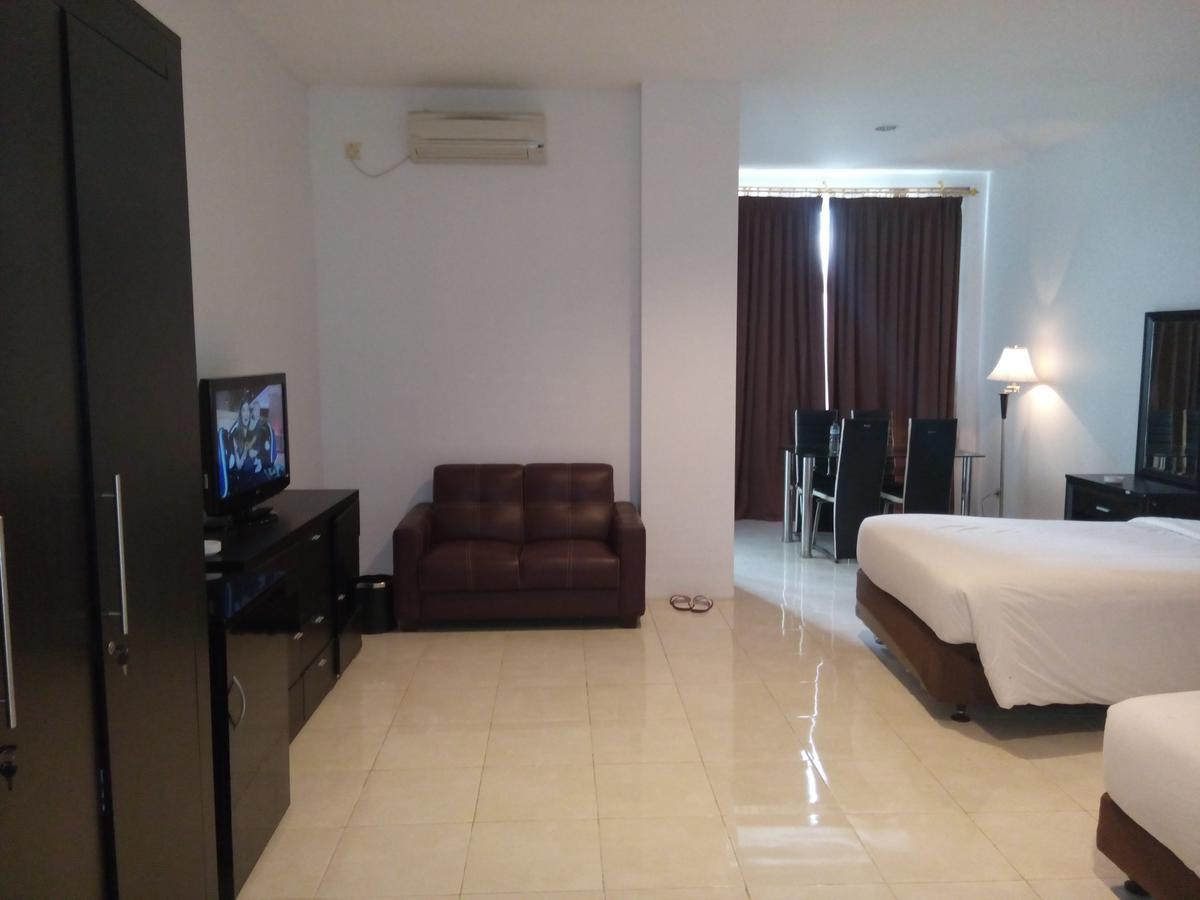 Grand Royal Taliwang Hotel Luaran gambar