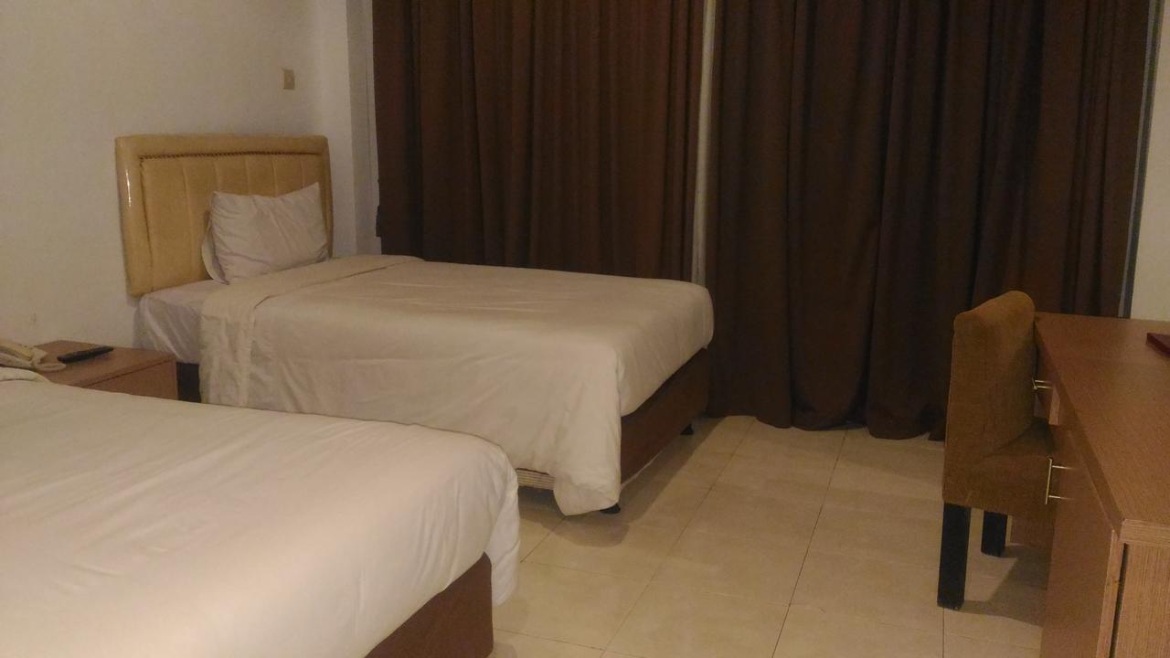 Grand Royal Taliwang Hotel Luaran gambar