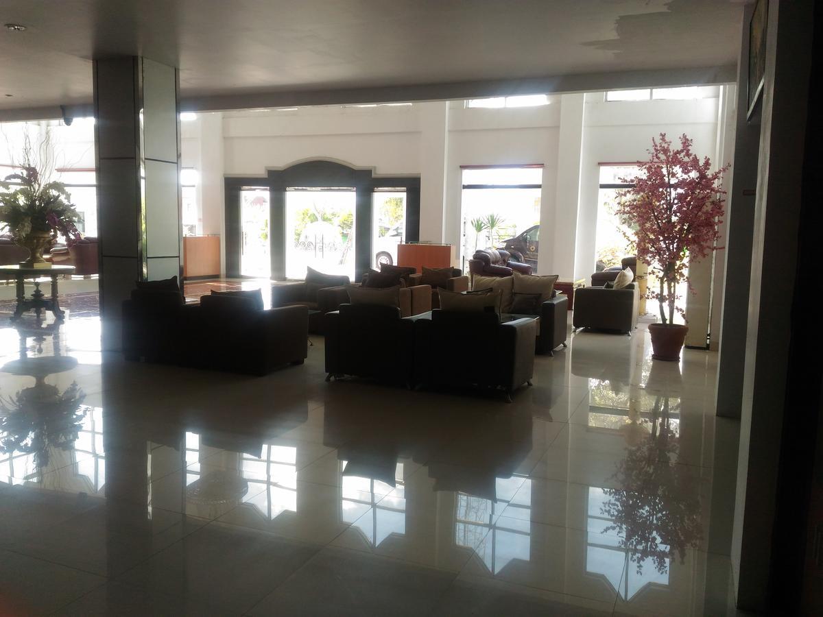 Grand Royal Taliwang Hotel Luaran gambar