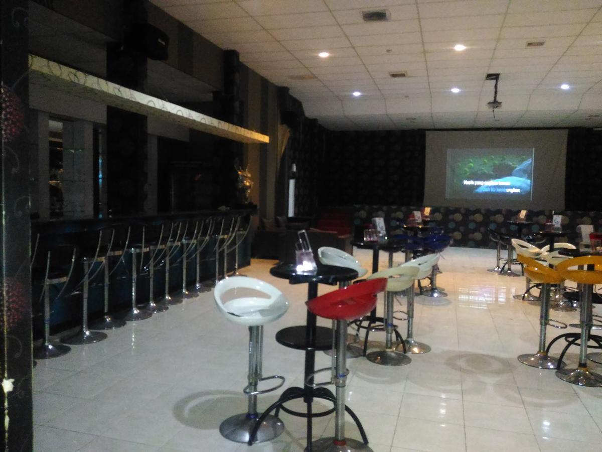 Grand Royal Taliwang Hotel Luaran gambar