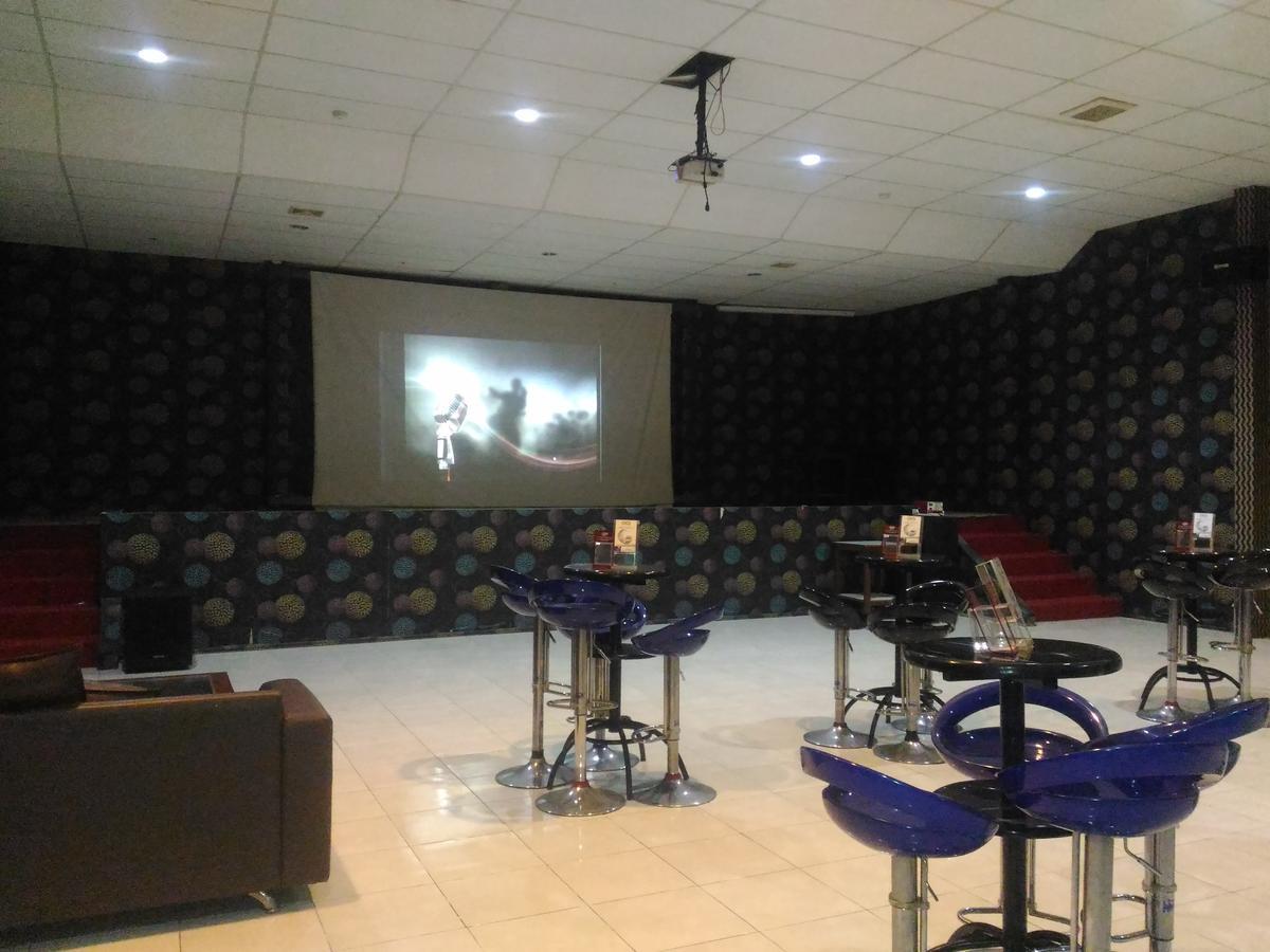 Grand Royal Taliwang Hotel Luaran gambar
